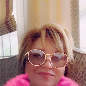 Meet your Posher, Sherry